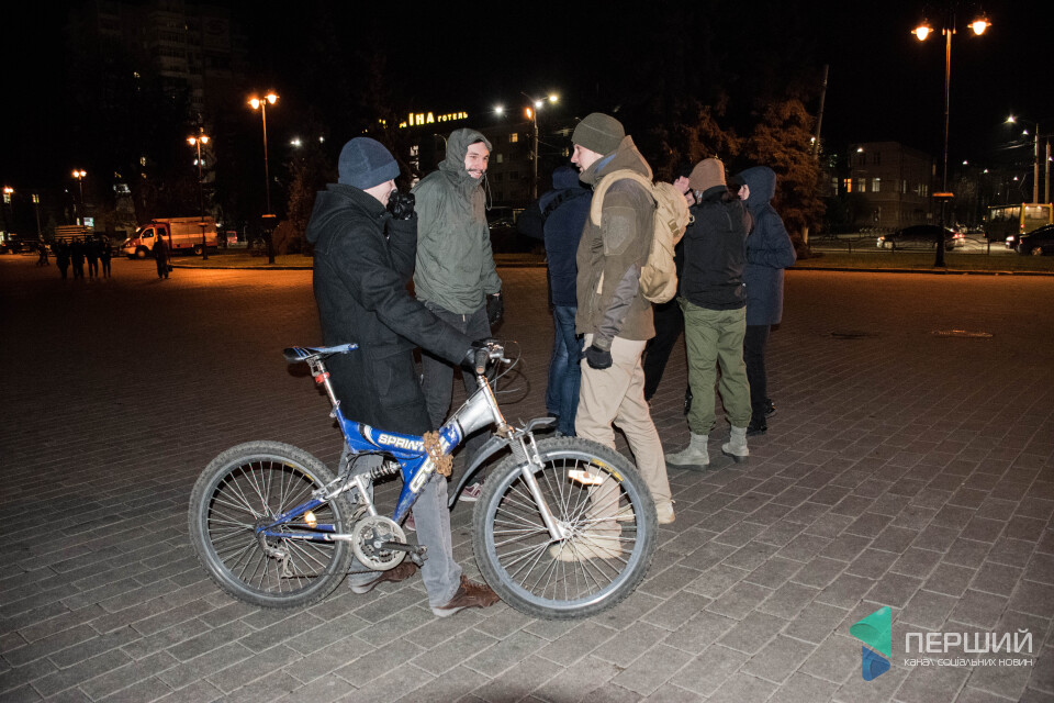 Тут зустрічаються друзі