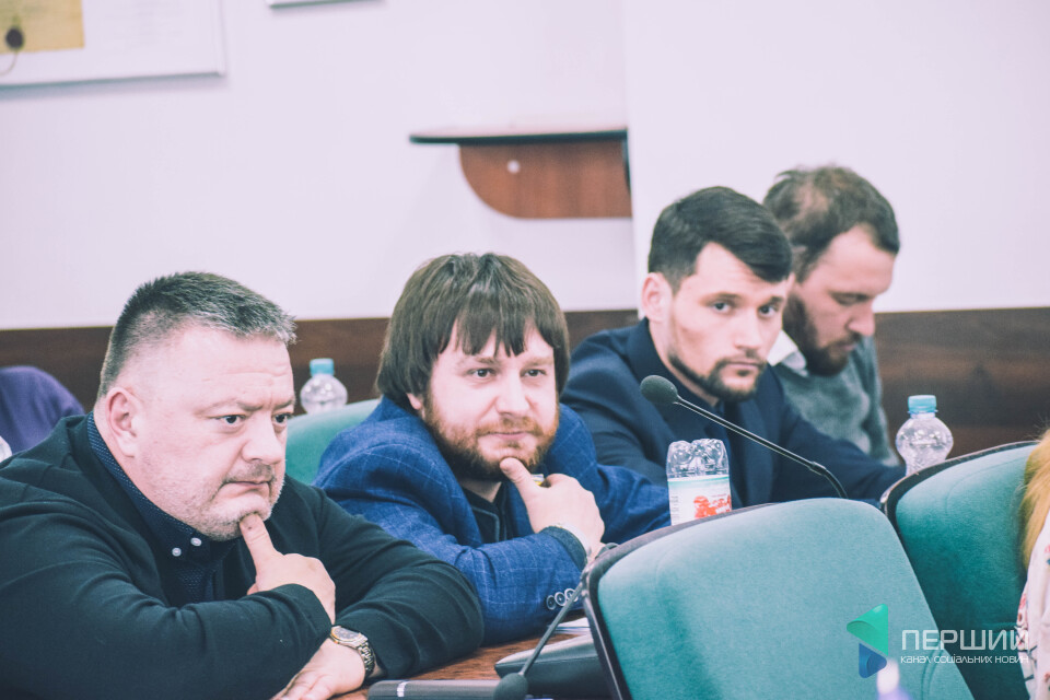 Лави єсівців