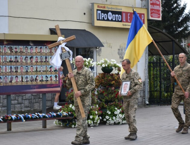 У Луцьку попрощалися із загиблим Героєм Олександром Шевляковим