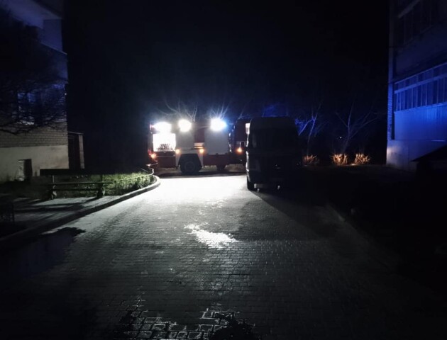 На Волині вночі під час пожежі з будинку евакуювали 18 людей. ФОТО