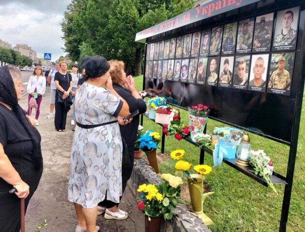 У місті на Волині відкрили стелу пам’яті загиблих Героїв