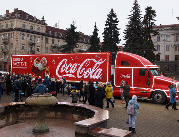 Святкова «фура» від COCA-COLA у Луцьку: як це було. ФОТОЗВІТ