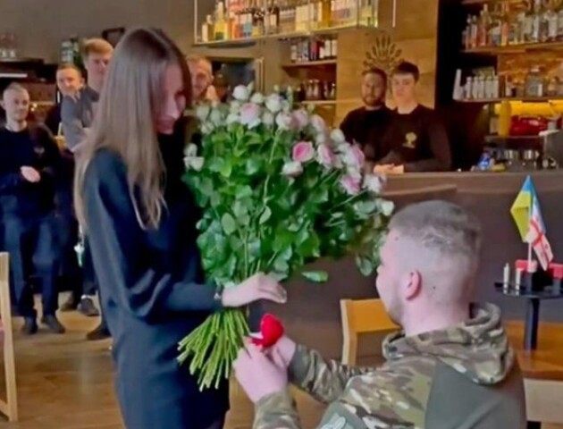 Військовий з Волині під час реабілітації зробив пропозицію своїй коханій