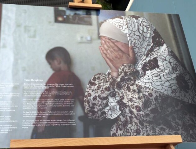 «Історії з окупованого Криму»: у Луцьку презентували фотовиставку про життя на півострові