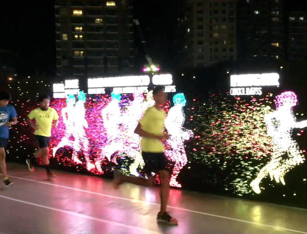 Компанія Nike у філіпінській столиці Манілі побудувала інтерактивний біговий трек