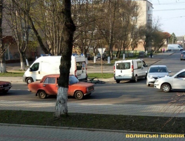 ДТП у Луцьку: автомобіль збив велосипедиста
