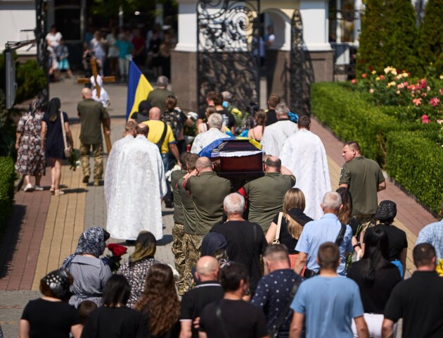 Луцьк попрощався із загиблим захисником