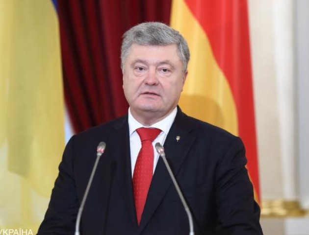 Порошенко пропонуватиме Верховній Раді запровадити воєнний стан на 30 днів