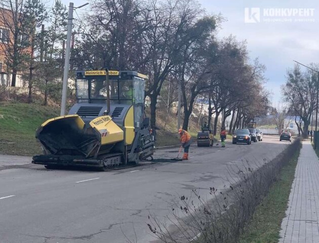 У центрі Луцька ремонтують вулицю: рух ускладнений