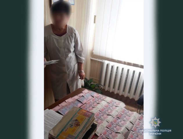 На Волині головного лікаря райлікарні підозрюють у хабарництві