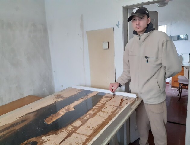 Майстер з Волині відтворює красу природи в меблях і дизайнерських речах