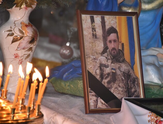 На Волині попрощалася із Героєм, який загинув у свій день народження. ФОТО
