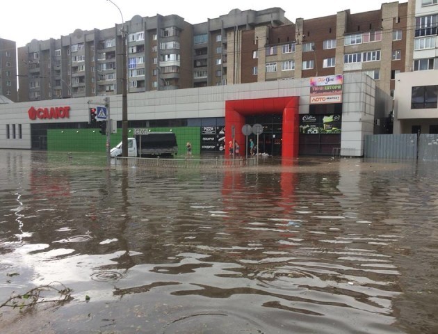 У Луцьку просять облаштувати пляж біля РАЦСу