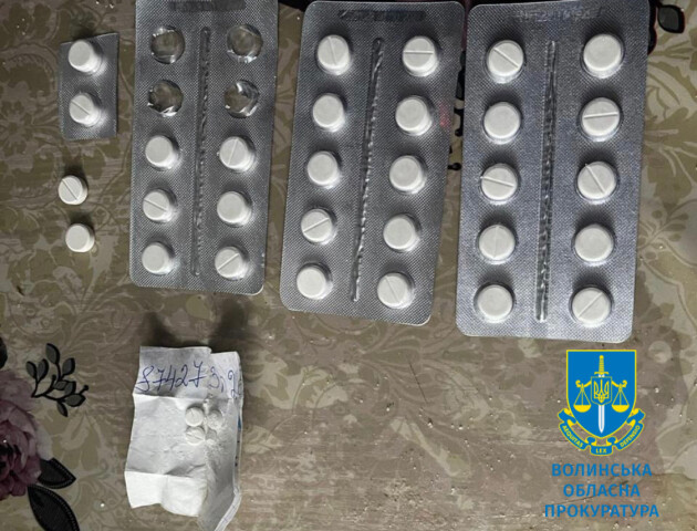 На Волині судитимуть злочинців, які постачали наркотики у виправну колонію