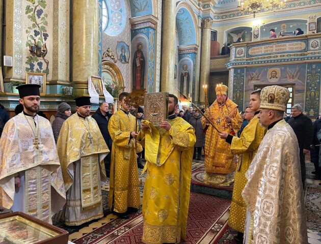 Архієпископ Матфей вперше в новому титулі провів службу в храмі Володимира. ФОТО