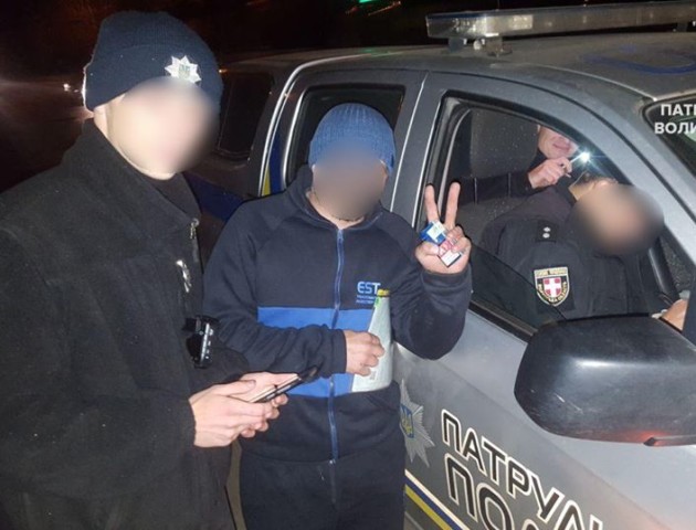 У Луцьку водій вантажівки намагався дати хабар патрульному