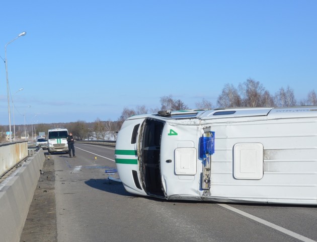 Під Ковелем перевернувся інкасаторський автомобіль. ФОТО