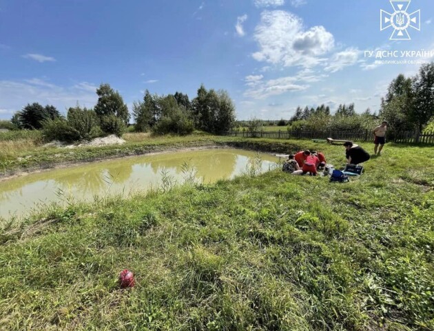 На Волині в штучній водоймі втопився 10-річний хлопчик