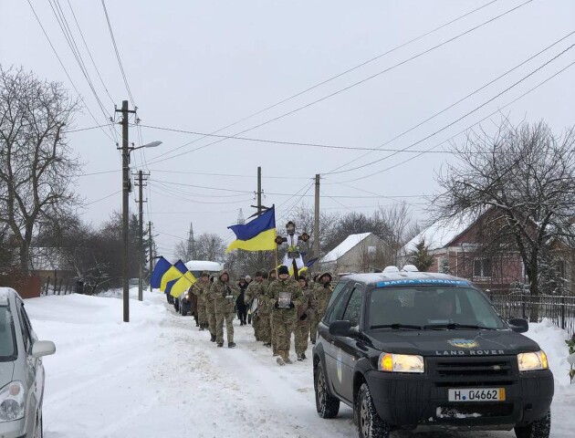 Волиняни провели в останню путь Героя Віталія Саковця. ФОТО
