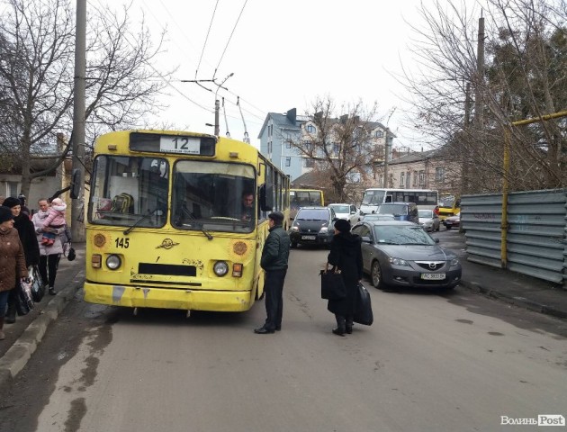 У центрі Луцька  великий затор. ФОТО