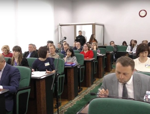 На міськвиконкомі сперечалися про ефективність ЖКП. ВІДЕО