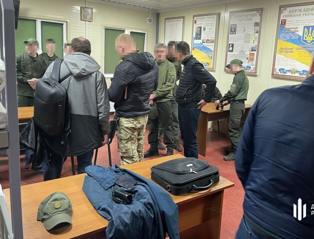 Бив ногами по голові і залишив стікати кров'ю: на Волині офіцер ледь не до смерті побив солдата