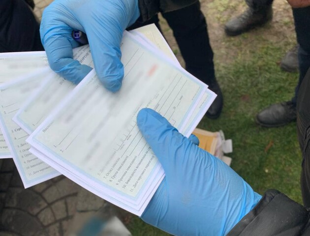 На Волині затримали ділка, який допомагав чоловікам виїхати за кордон