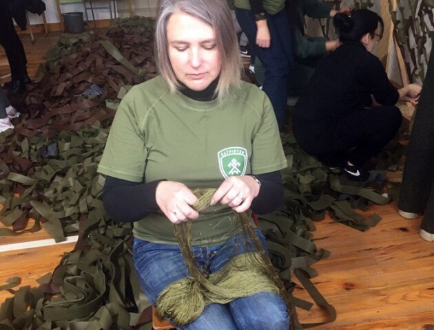 Волонтери з Волині сплели 21 тисячу метрів квадратних маскувальних сіток