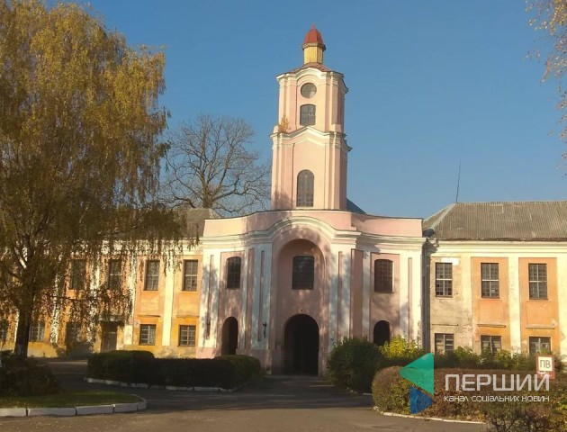 З замку Радзивілів на Волині виселять психлікарню