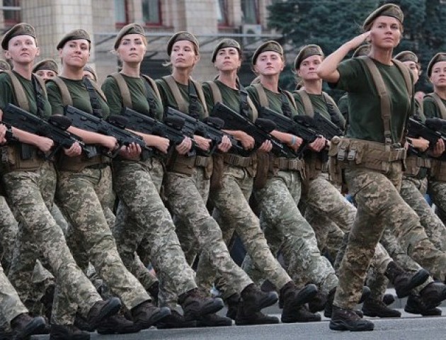 Рада урівняла права жінок і чоловіків в армії