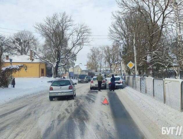 У Володимирі ДТП: не розминулися два легкових автомобілі