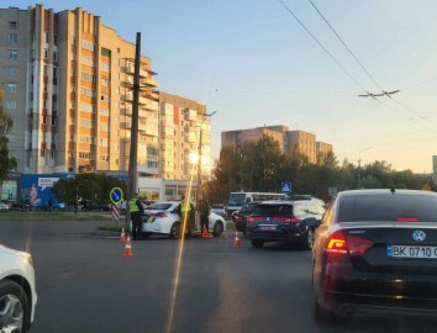 У Луцьку на Соборності не розминулися два авто. ФОТО