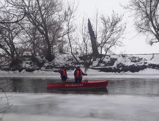 У Луцьку водолази досі шукають тіло дідуся, який втонув у Стиру два дні тому. ФОТО
