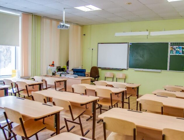 У Луцьку закривають школи і садочки