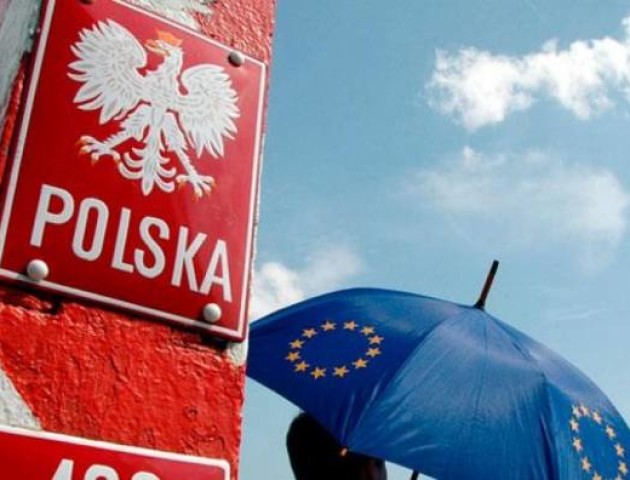 У Польщі з'явилася гаряча лінія для українців, де вони можуть поскаржитися на роботодавця