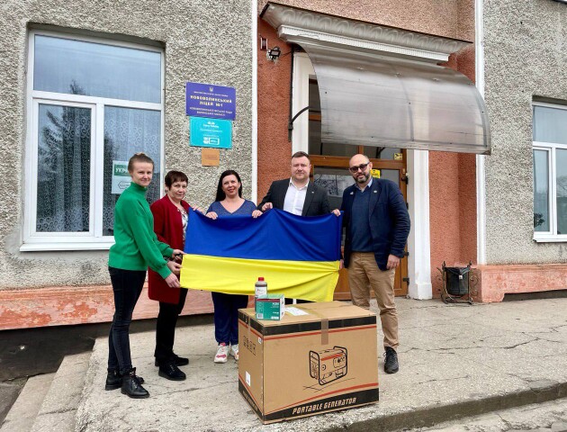 Три ліцеї Нововолинської громади отримали потужні генератори