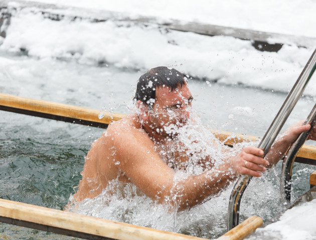Як у відпочинковому комплексі Gosti святкували Водохреще. ФОТО