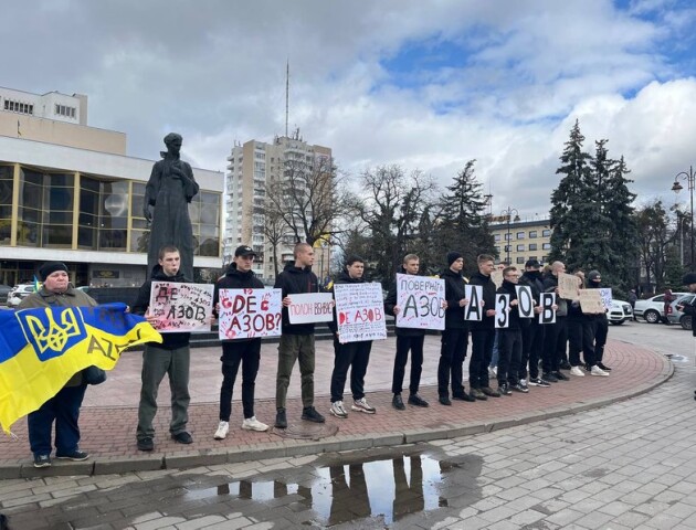 У Луцьку відбувся автопробіг на підтримку військовополонених