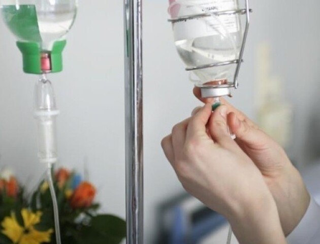 На Волині двоє людей захворіли на ботулізм, один чоловік помер