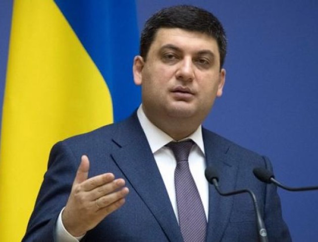 Гройсман хоче, щоб керівництво «Укрзалізниці» щомісяця їздило нічними потягами