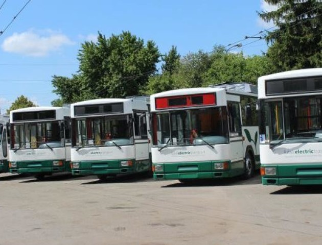 Повідомили, як у Луцьку в новорічну ніч курсуватиме громадський транспорт
