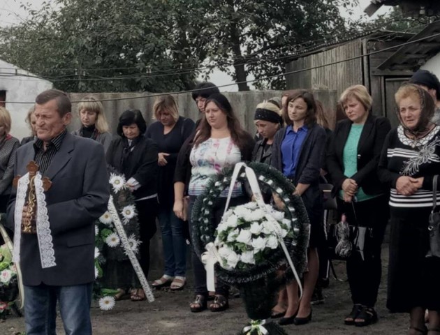 На Волині ховають дівчинку, яка померла на уроці фізкультури. ФОТО