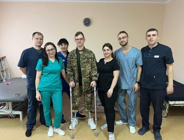 Добровольцю з Волині встановили протези замість втрачених ніг