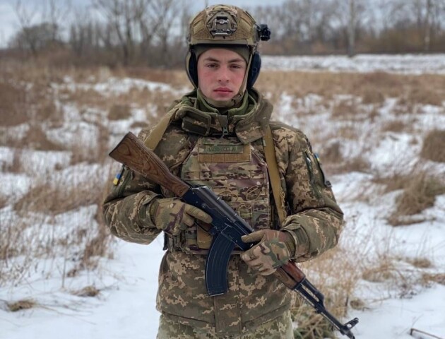Історія захисника, який носить на тілі слова: «Історію пишуть переможці»