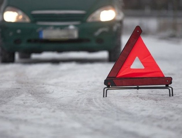На Волині легковик збив школярку та втік з місця ДТП