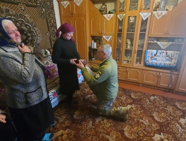 Родині загиблого бійця ЗСУ з Волині вручили посмертний орден «За мужність»