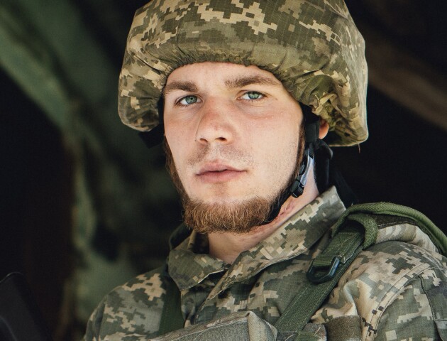 Приховував від сім'ї, що у війську. Історія юного захисника