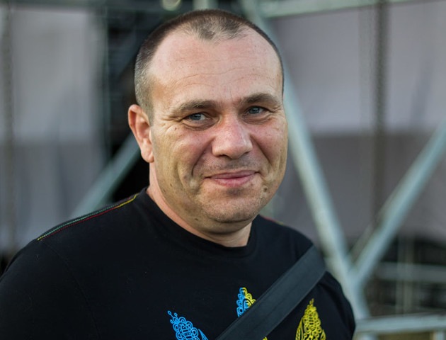 «Чому «лабає музон» в центрі»: волонтер закликав вшанувати загибель волинянина