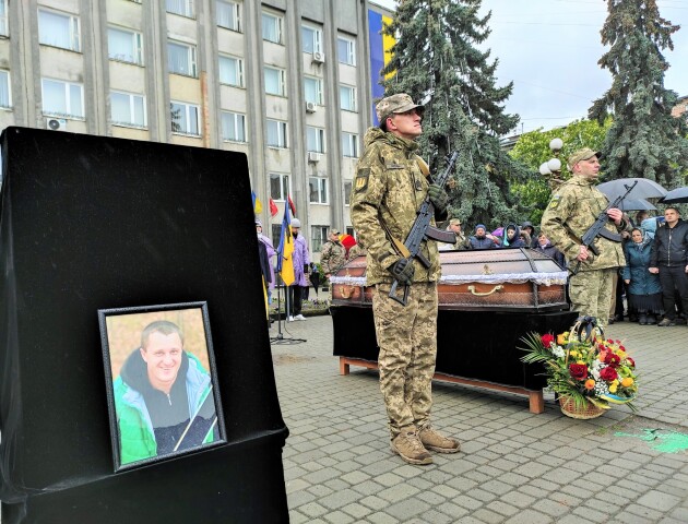 У Ковелі провели в останню дорогу Захисника Сергія Козулю. ФОТО