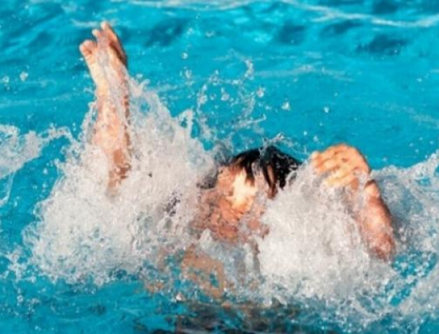 У водоймі на Волині ледь не втопилася дитина